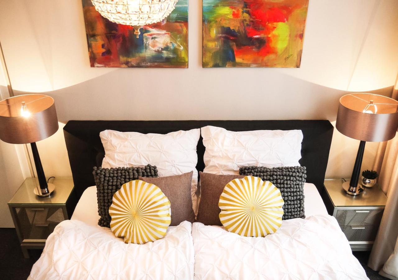 Comfort And Style In City Center With Ensuite Bathroom On Schaafenstrasse Köln Exteriör bild
