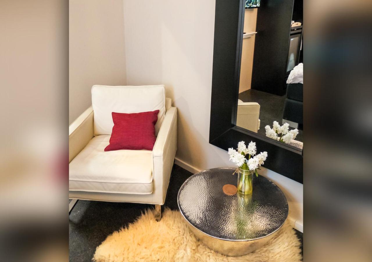 Comfort And Style In City Center With Ensuite Bathroom On Schaafenstrasse Köln Exteriör bild